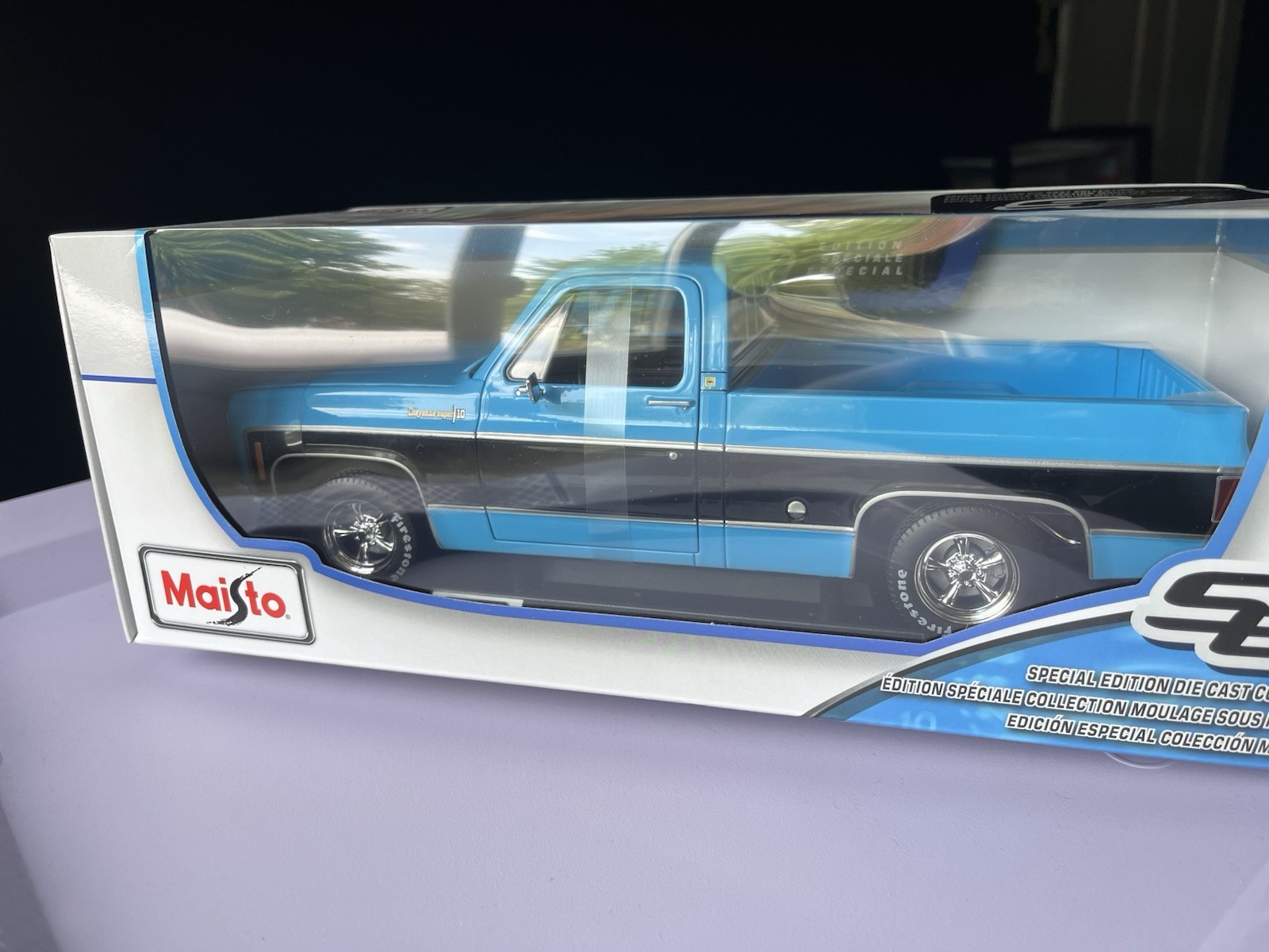 Maisto Special Edition 1974 Chevrolet C10 Cheyenne Super 1:18 Blue/Black