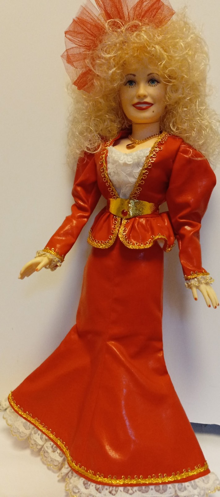 DOLLY PARTON DOLL PURCHASED AT DOLLYWOOD IN EARLY 90\'S-17 INCHES TALL