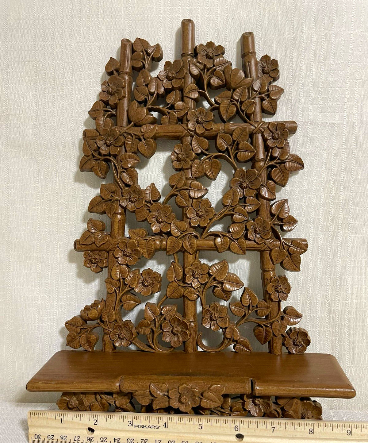 Vintage 1984 HOMCO Faux Bamboo Wood Carved Floral Trellis Wall Shelf Vintage 1984 HOMCO Faux Bamboo Wood Carved Floral Trellis Wall Shelf