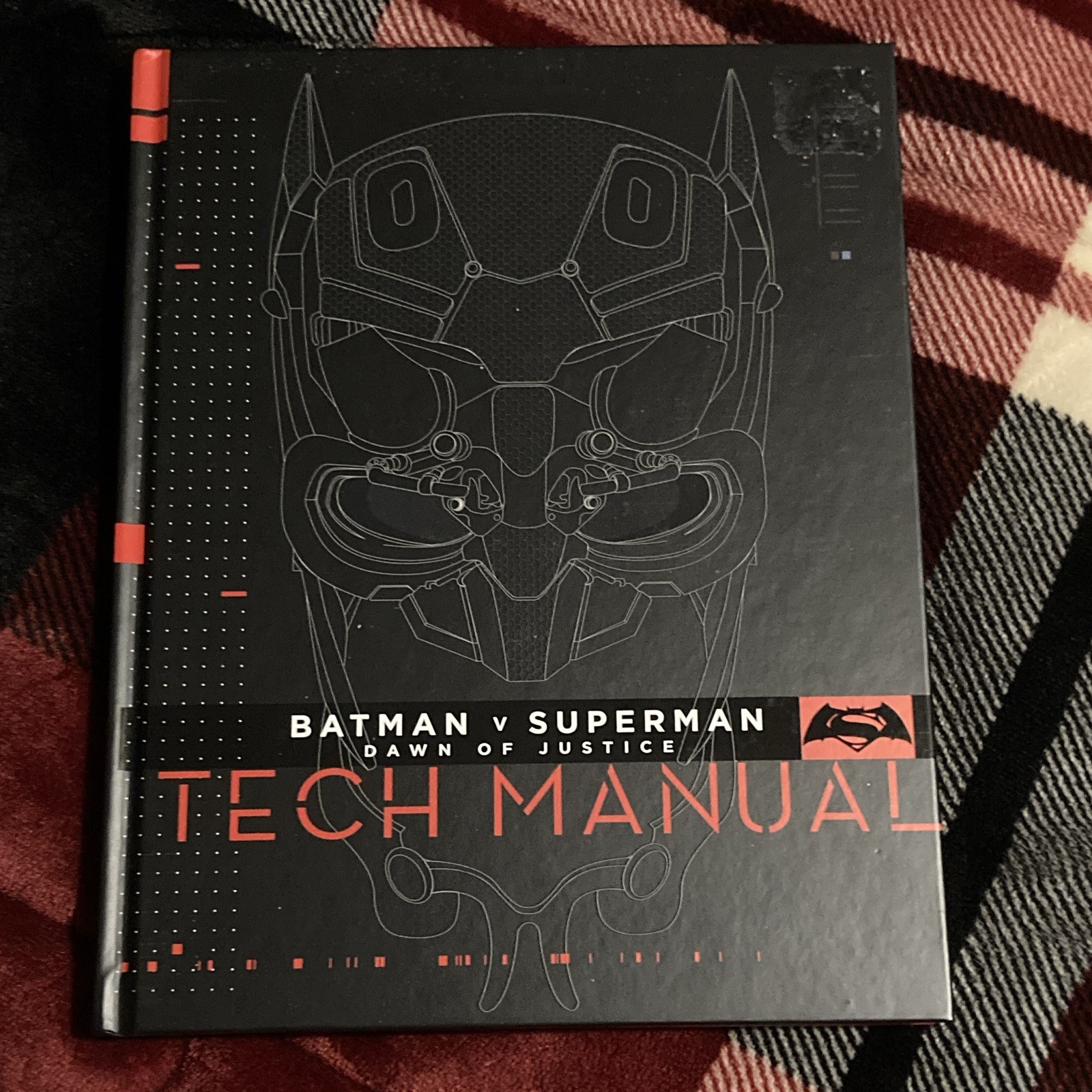 Batman v Superman: Dawn of Justice Tech Manual Titan Books Hardcover
