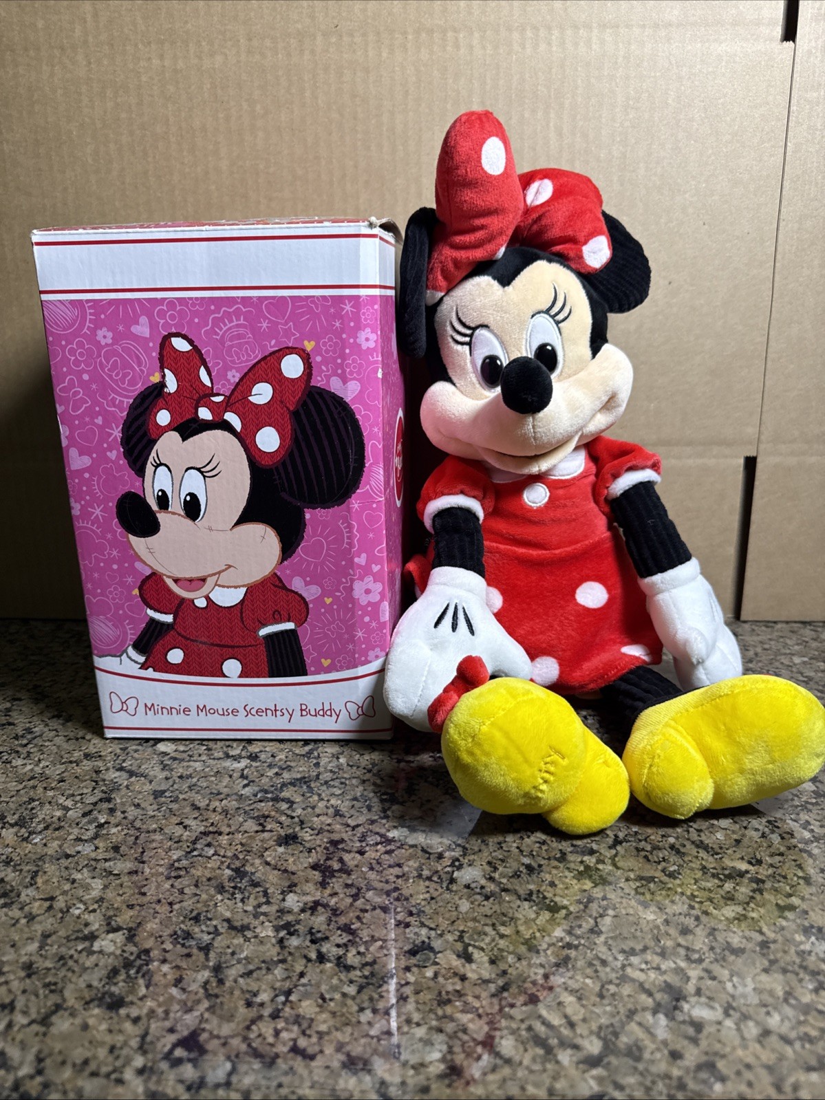Disney Classic Minnie Mouse Scentsy Buddy / No Scent Pak New Open Box Disney Classic Minnie Mouse Scentsy Buddy / No Scent Pak New Open Box