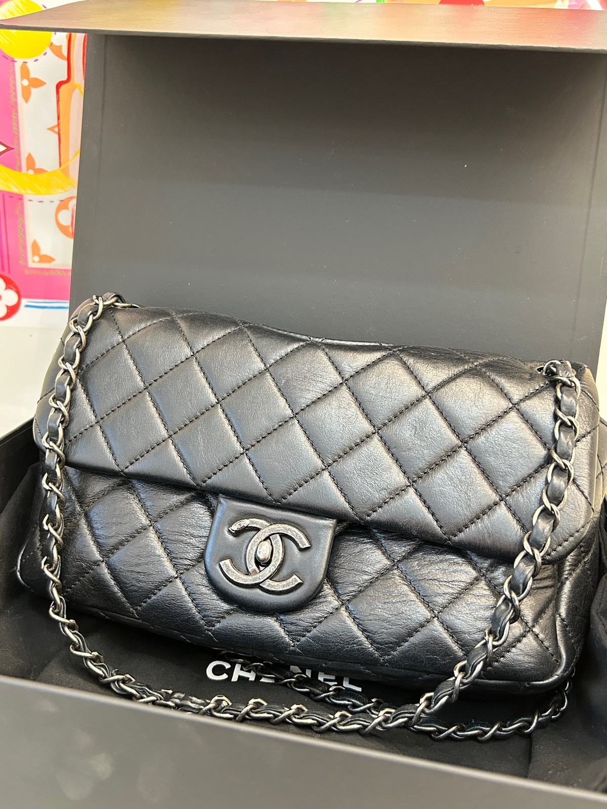 Chanel Classic Flap Medium Black Leather Silver HW Shoulder Preowned Authentic