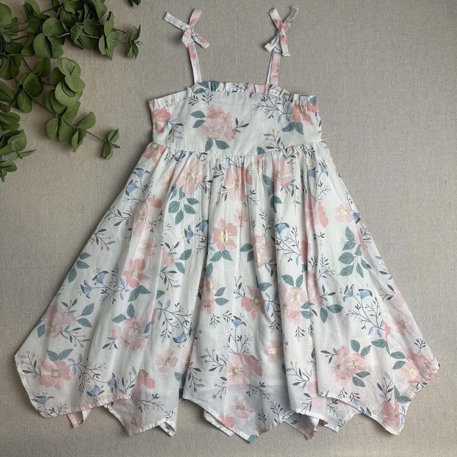 Joie Girls\' Size 5 Handkerchief Hem Dress Floral Smocked Back Lined White Pink Joie Girls\' Size 5 Handkerchief Hem Dress Floral Smocked Back Lined White Pink