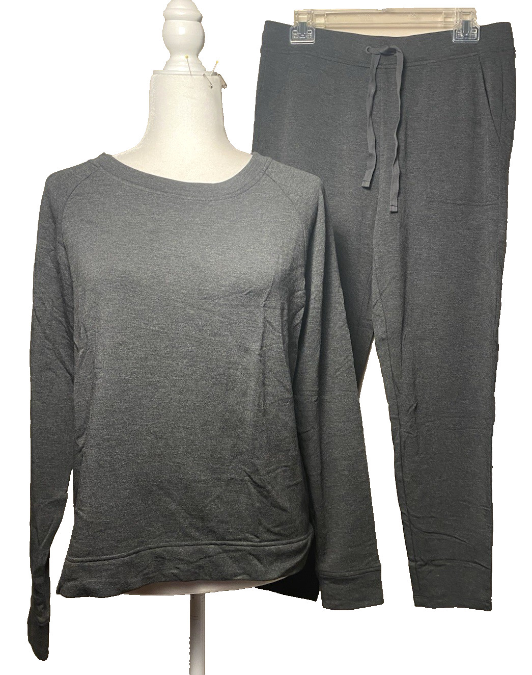 Loft Lou and Grey MEDIUM 2 Piece Signaturesoft Gray Sweat Shirt & Pants NWTs Loft Lou and Grey MEDIUM 2 Piece Signaturesoft Gray Sweat Shirt & Pants NWTs