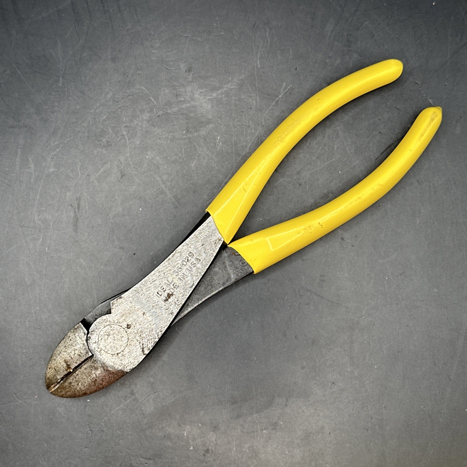 IDEAL INDUSTRIES INC. 35-029 8-inch Diagonal-Cutting Pliers - Silver, Yellow USA