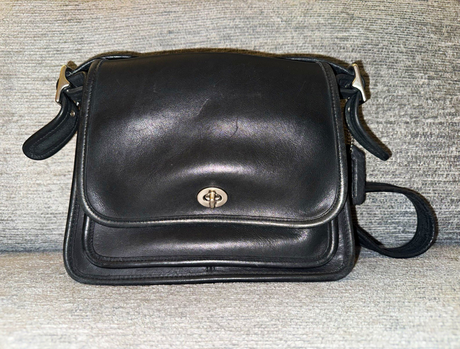 Vintage Rambler Coach Women’s Black Leather Medium Vintage Rambler Coach Women’s Black Leather Medium