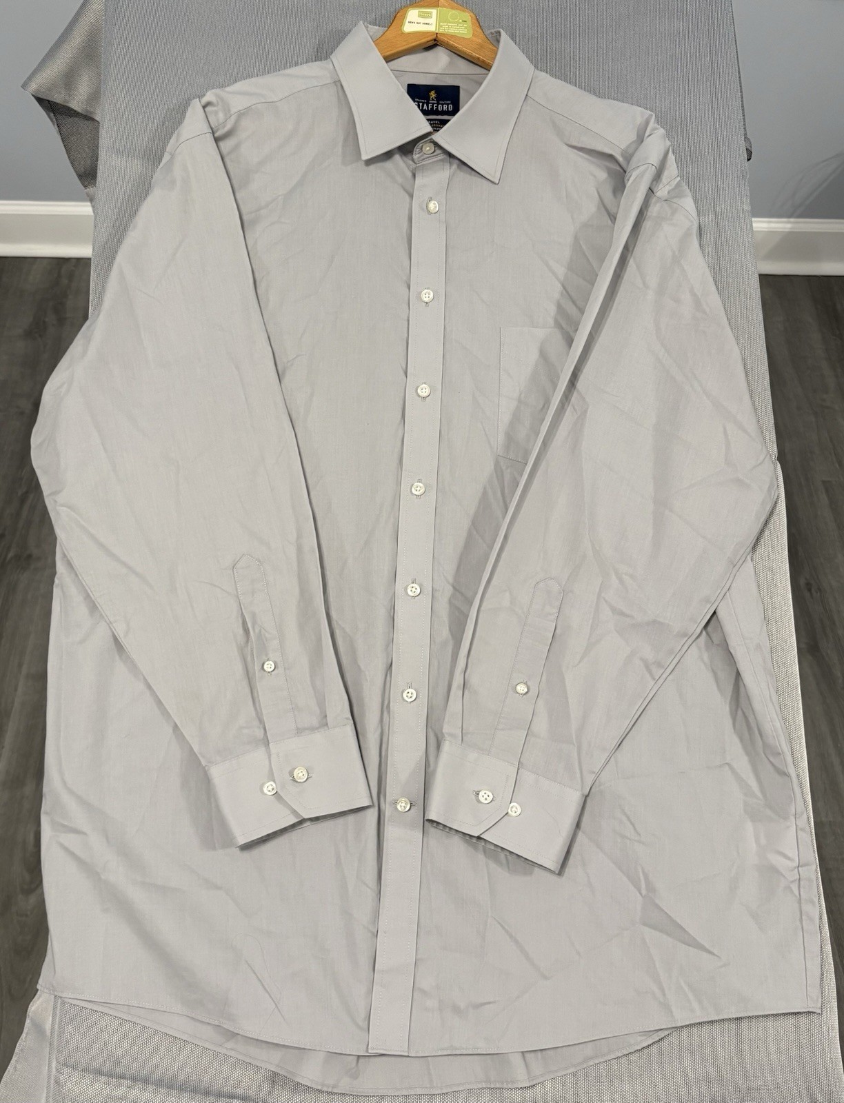 Stafford Travel Men\'s Long Sleeve Dress Shirt Gray Solid Regular Fit