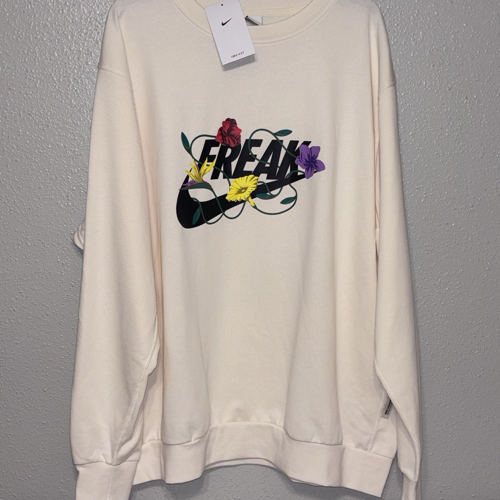Nike Freak Giannis Floral Graphic Sweatshirt Men’s 2XL Tall Standard Issue Nike Freak Giannis Floral Graphic Sweatshirt Men’s 2XL Tall Standard Issue