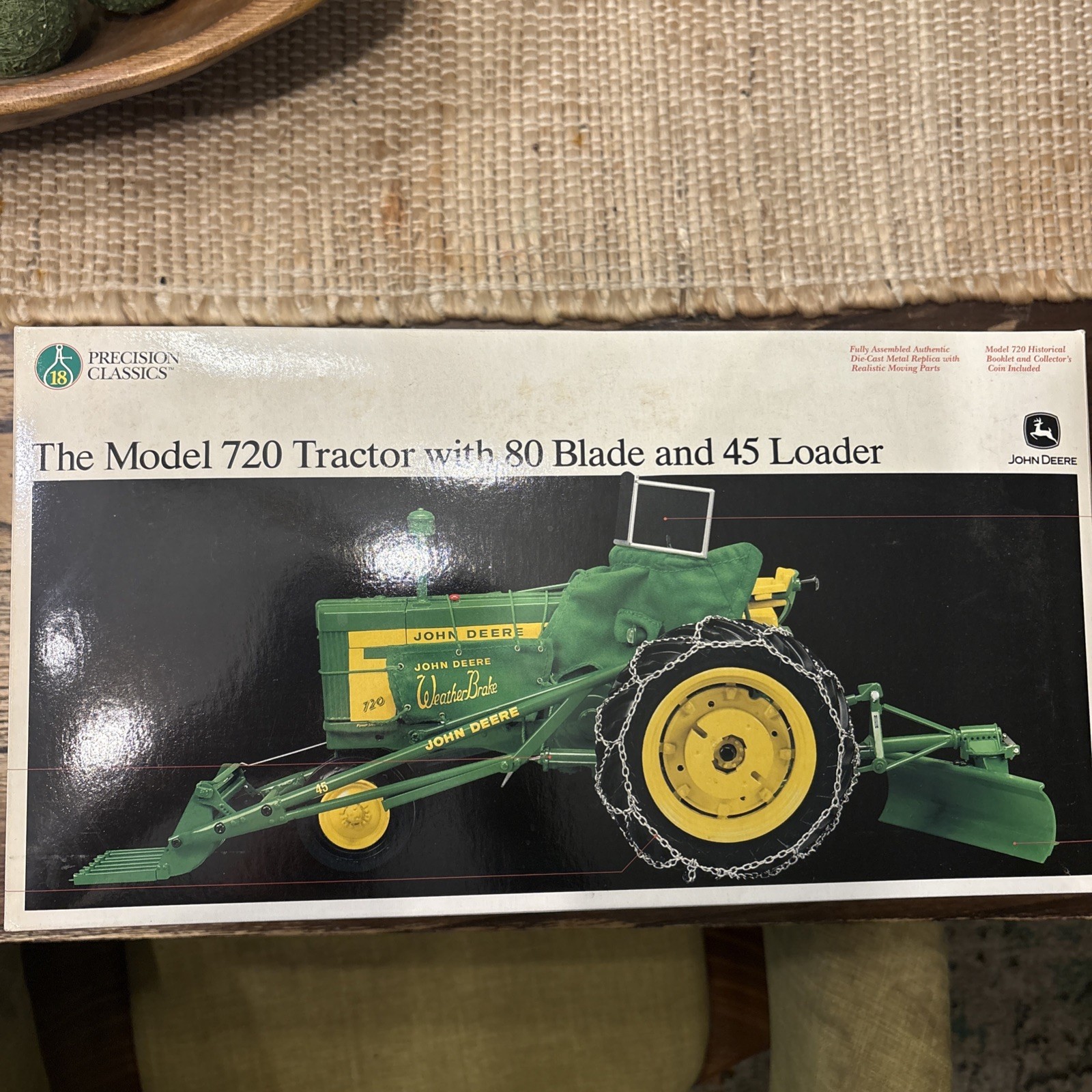Precision series classic John Deere model 720 diecast detailed Tractor 1/16 Vtg