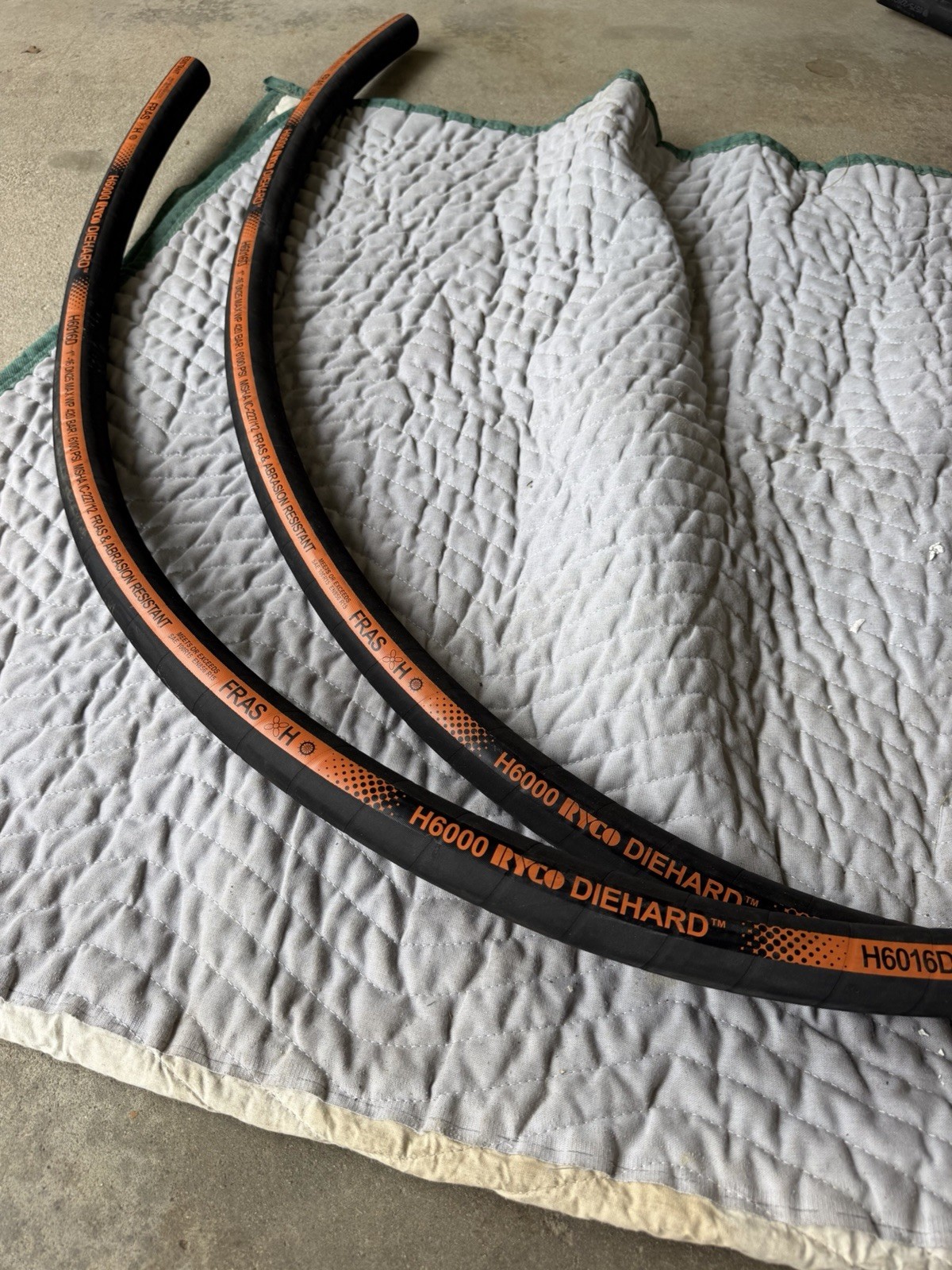 H6000 Ryco 1” Hydraulic hose 6000psi 2 Pieces 115” Each, Bare Ends DN25 -Unused H6000 Ryco 1” Hydraulic hose 6000psi 2 Pieces 115” Each, Bare Ends DN25 -Unused