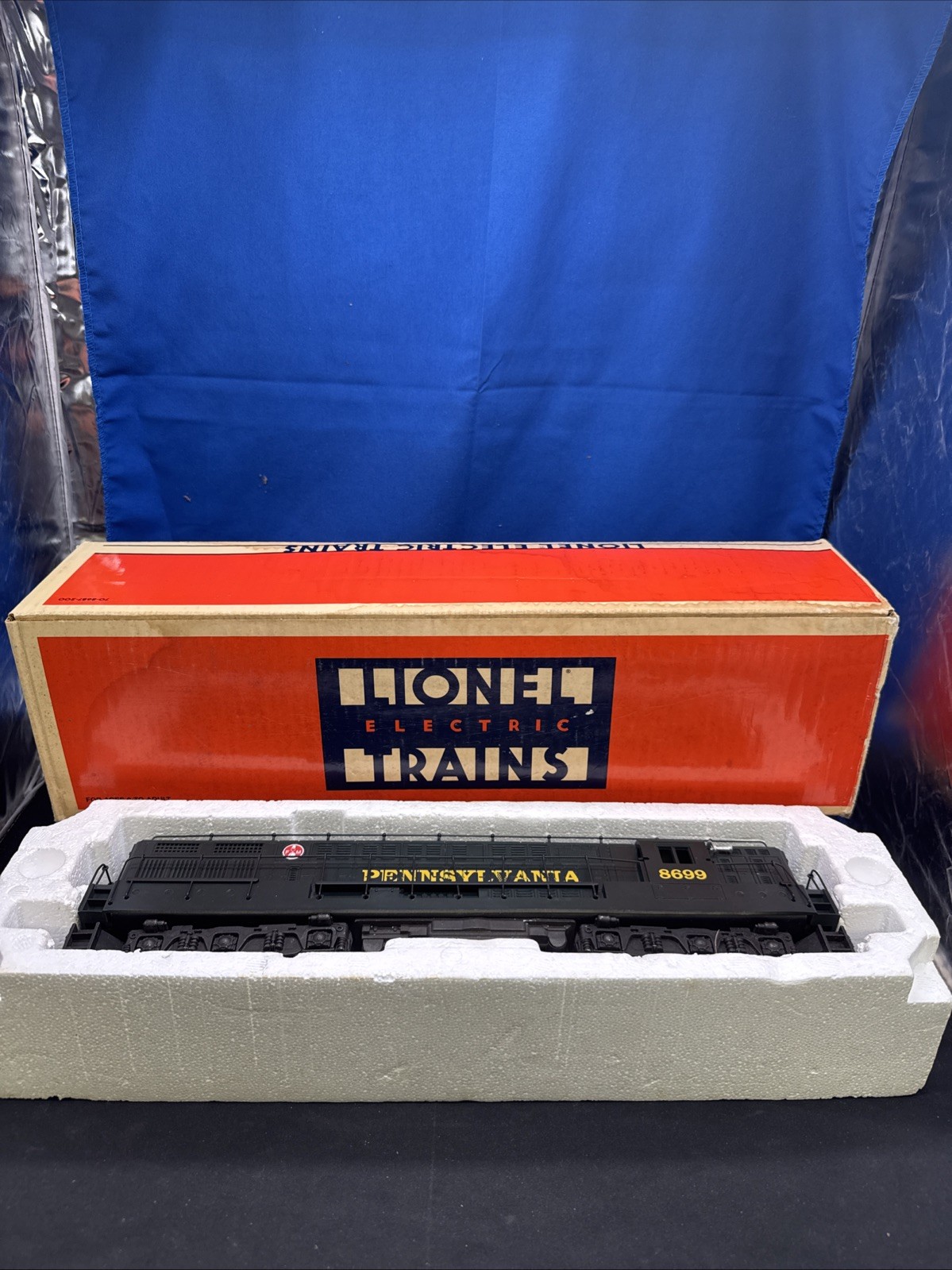 Lionel 6-18307 O Gauge Pennsylvania FM Trainmaster Diesel Locomotive #8699 LN Lionel 6-18307 O Gauge Pennsylvania FM Trainmaster Diesel Locomotive #8699 LN