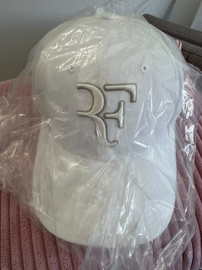 [Brand new/unworn] RF Uniqlo white cap - newly released