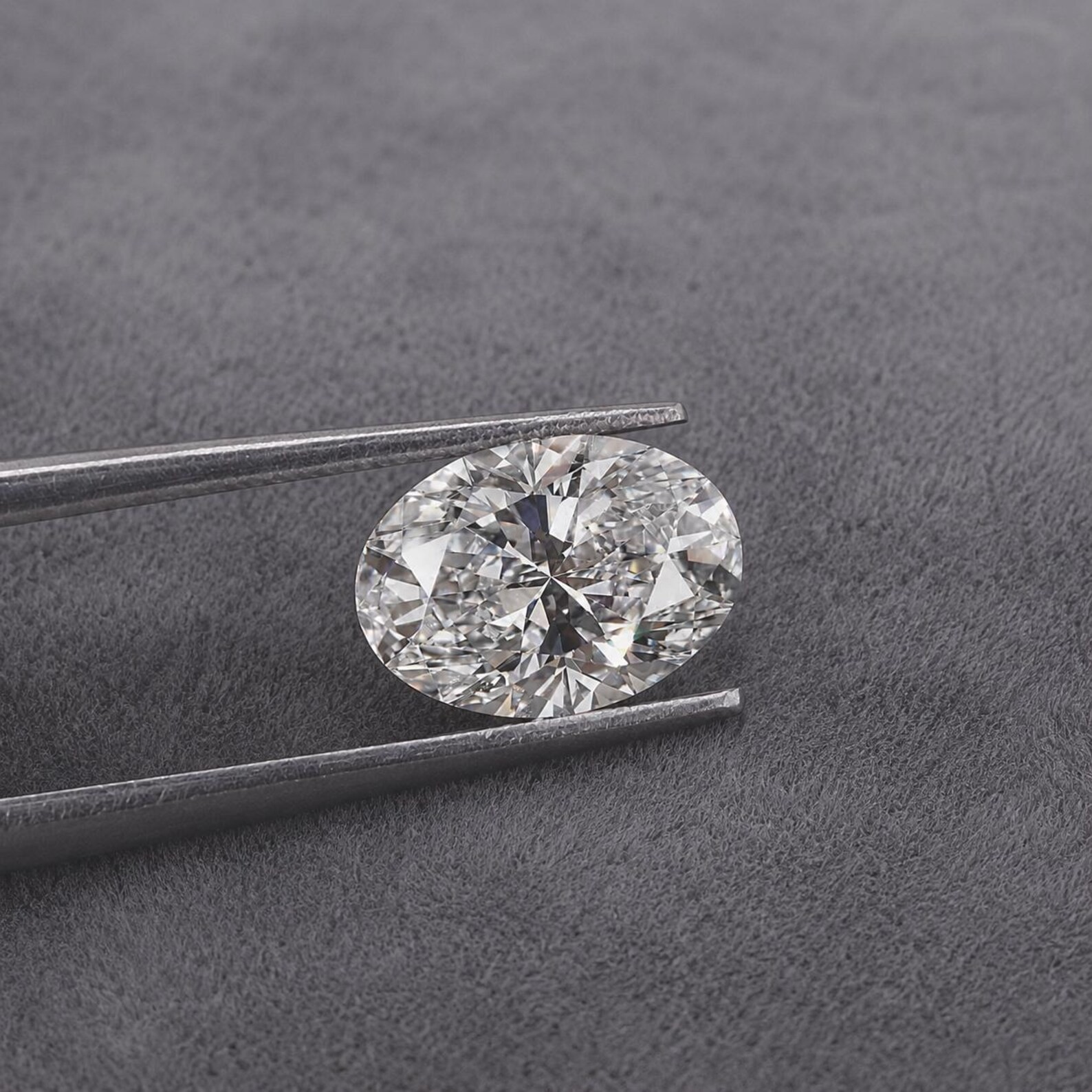 5 Ct Lab Grown Diamond Oval Cut CVD VVS1 Clarity D Color Diamond Certified