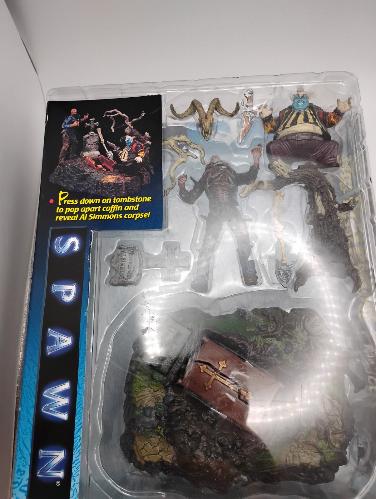 SPAWN McFarlane's Movie Playsets Series 1 The Graveyard 1997 SPAWN McFarlane's Movie Playsets Series 1 The Graveyard 1997