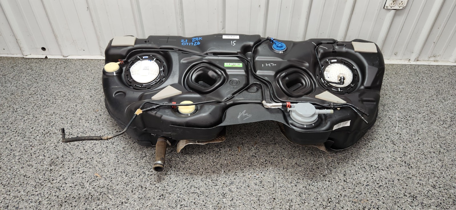 2019-2021 Dodge Challenger Scat Pack 6.4L Gas Tank w/ Pumps OEM