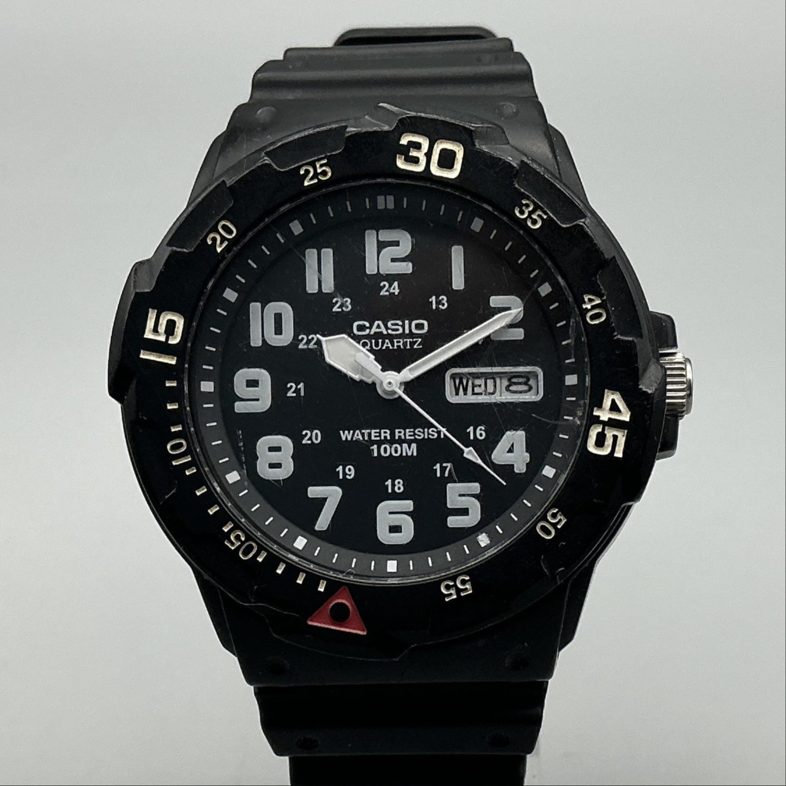 Casio 5125 MRW-200H Mens Watch 43mm Black Dial Day Date Resin 100m