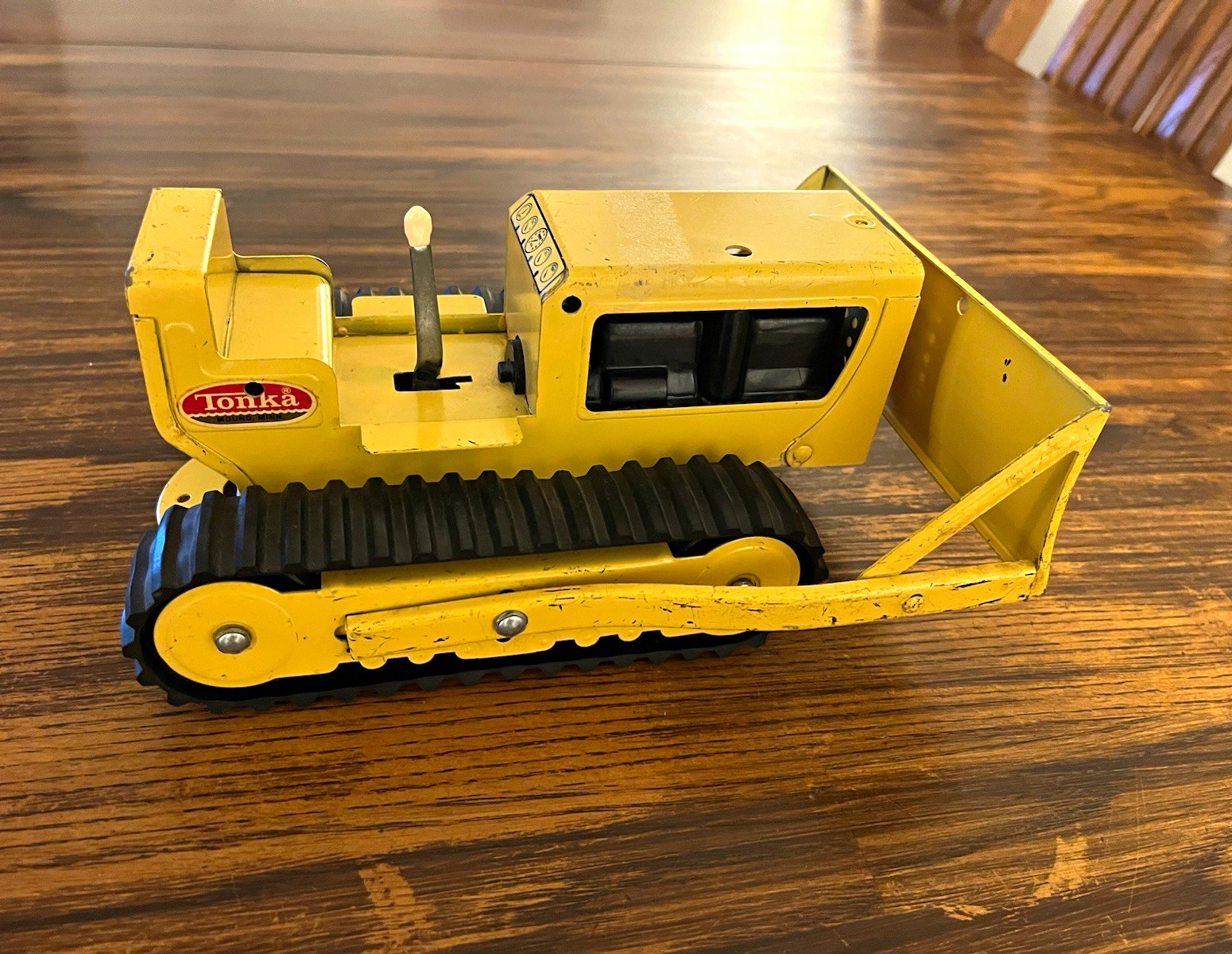 Mound Minnesota Vintage Tonka Pressed Steel Bulldozer Crawler Tractor - Yellow Mound Minnesota Vintage Tonka Pressed Steel Bulldozer Crawler Tractor - Yellow