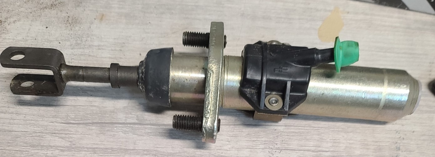 SAAB 900 1979 - 1993 Delphi Clutch Master Cylinder #LM15003 OE #8944977