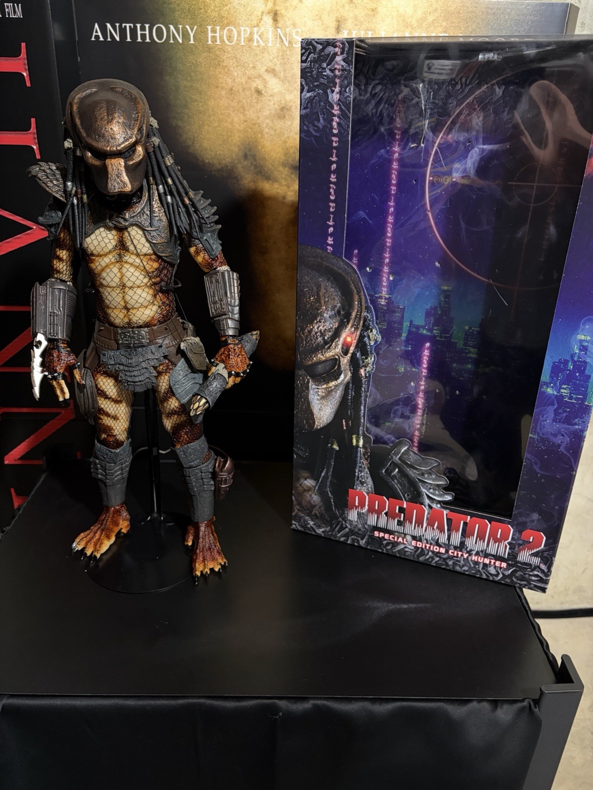 NECA Reel Toys Predator 2 Special Edition City Hunter 1/4 Scale 18” figure MINT