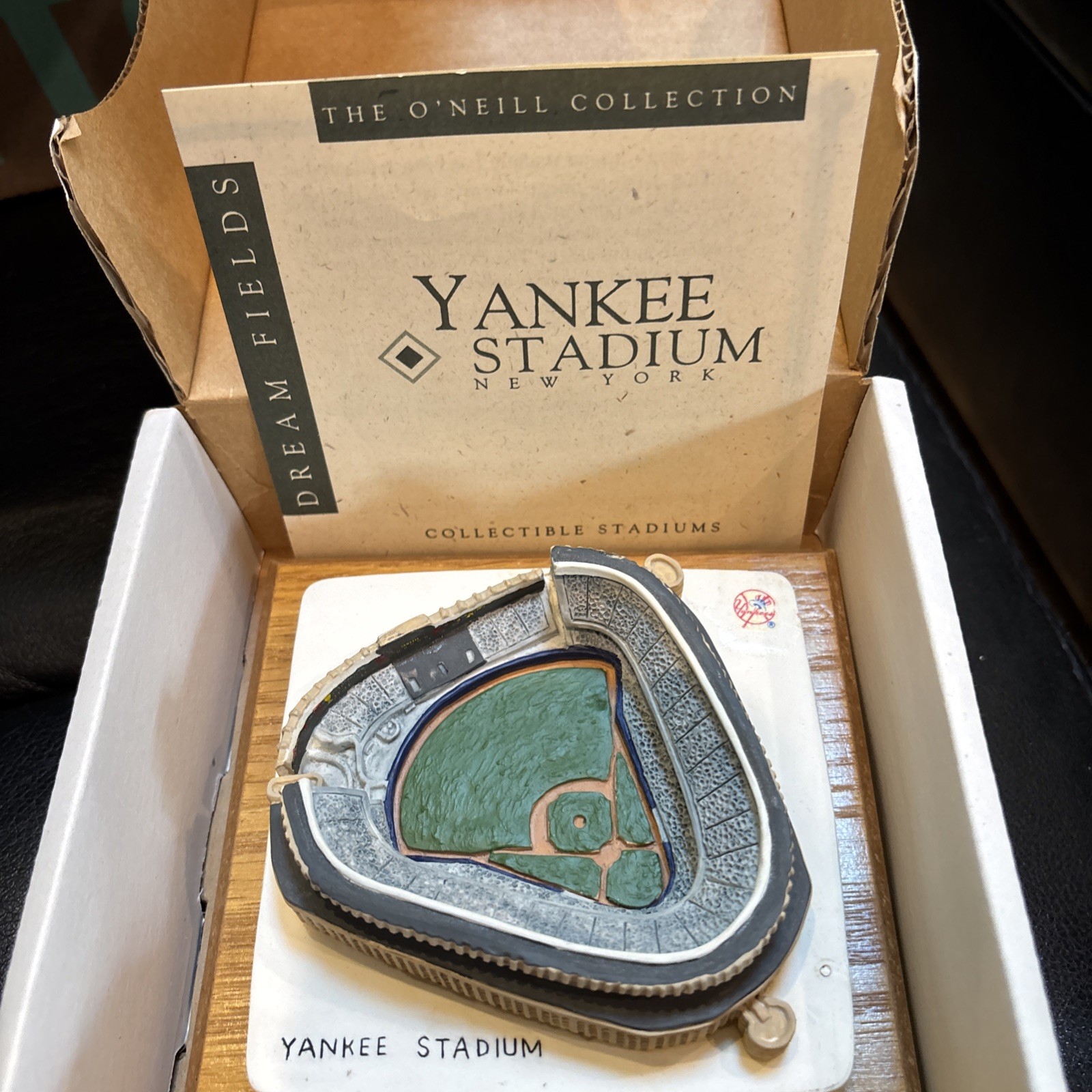 RARE MINT VTG Chicago Cubs Ceramic Wrigley Field 1st night game w/LIGHTS 8/8/88 RARE MINT VTG Chicago Cubs Ceramic Wrigley Field 1st night game w/LIGHTS 8/8/88