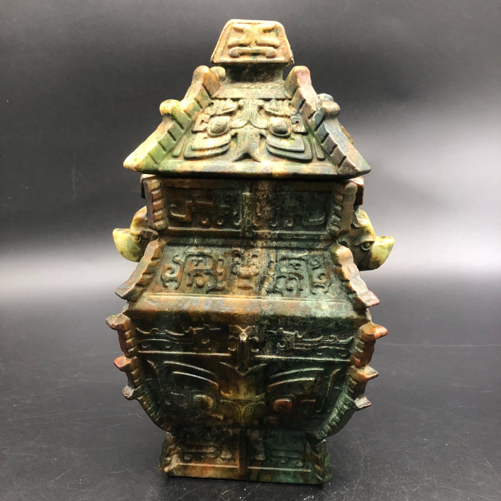 Old China antique Han Dynasty Jade Hand-Carved Fengshui God Beast Vessel Jar Pot