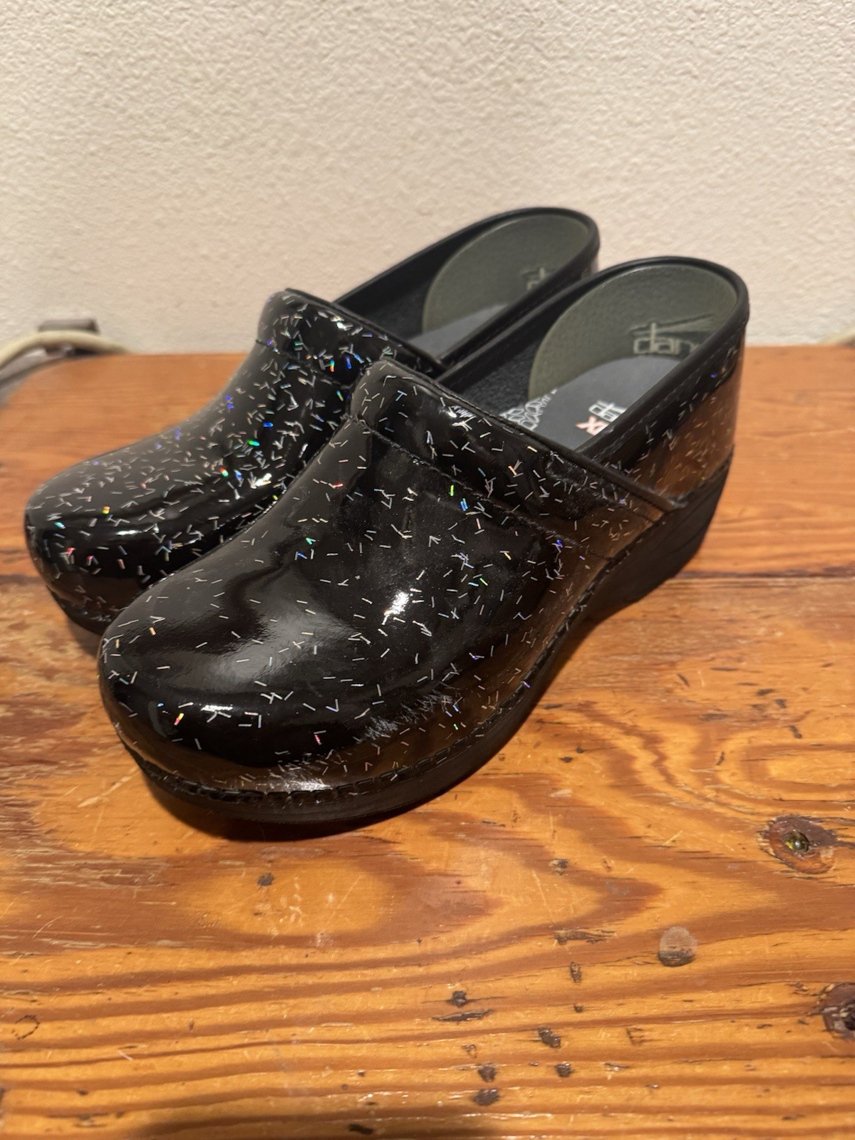 5504 Dansko Womens XP 2.0 Rainbow Flecks Patent Leather Clog Size 38 EU 7.5-8 US 5504 Dansko Womens XP 2.0 Rainbow Flecks Patent Leather Clog Size 38 EU 7.5-8 US