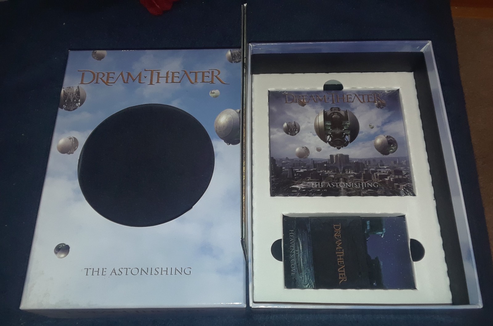 Dream Theater - The Astonishing LIMITED BOX, 2 CDS, CARDS + MAP ONLY