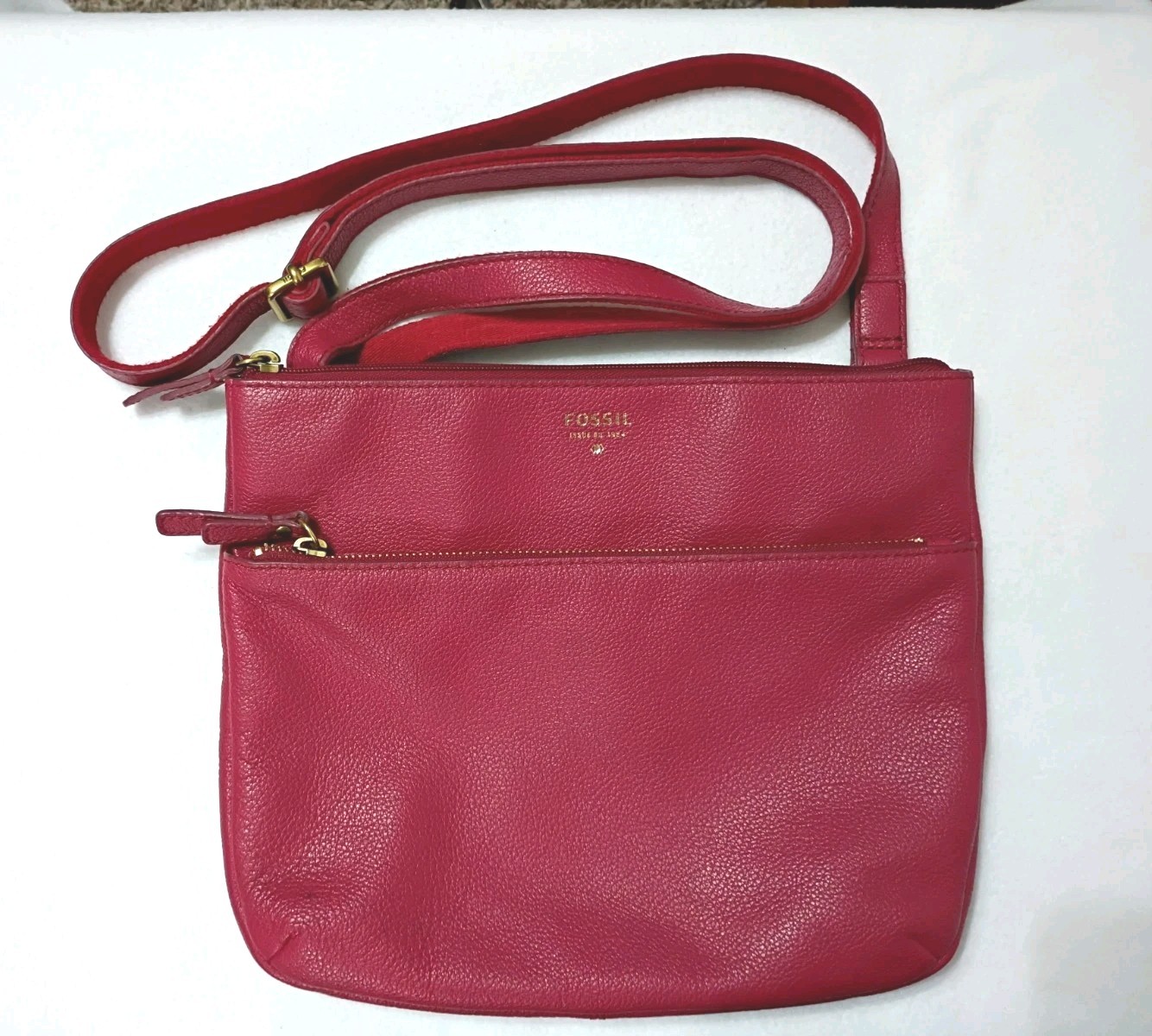 Vintage FOSSIL BORDO LEATHER CROSS BODY BAG Vintage FOSSIL BORDO LEATHER CROSS BODY BAG