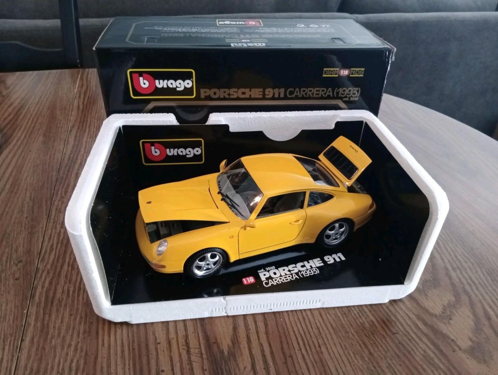 Vintage Bburago 1/18 1993 Porsche 911 Carrera Yellow Cod 3060 Italy Boxed 1:18