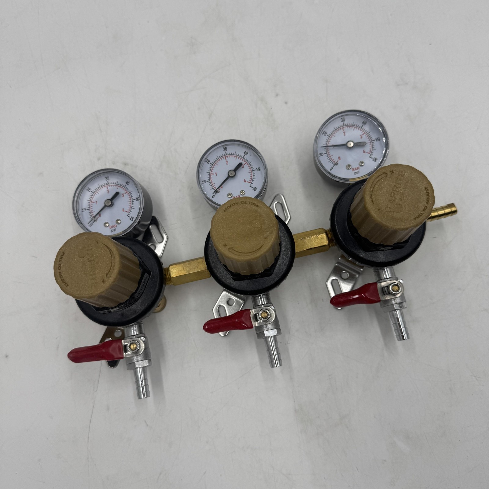 Taprite 3 Way Secondary CO2 Regulator, Brass, CGR283 Taprite 3 Way Secondary CO2 Regulator, Brass, CGR283