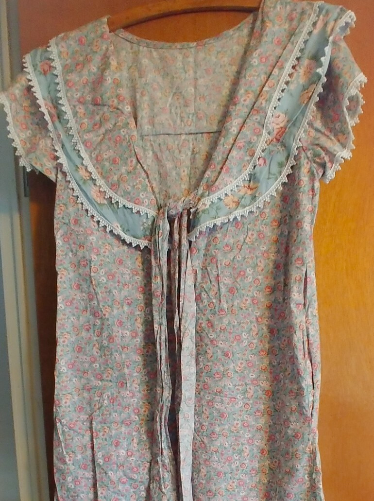 Vintage 1980s Gunne Sax  Floral Print Cotton Dress Size 5