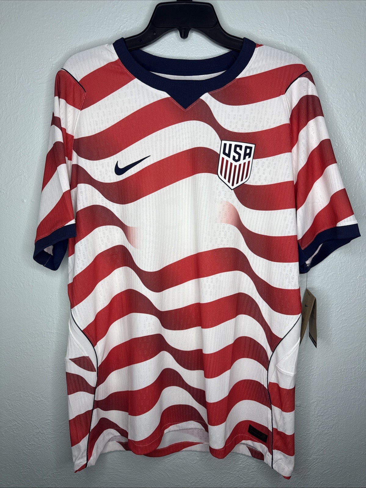 NWT Authentic Nike USA USMNT 2026 World Cup Home Soccer Jersey XLarge IU0668-133 NWT Authentic Nike USA USMNT 2026 World Cup Home Soccer Jersey XLarge IU0668-133