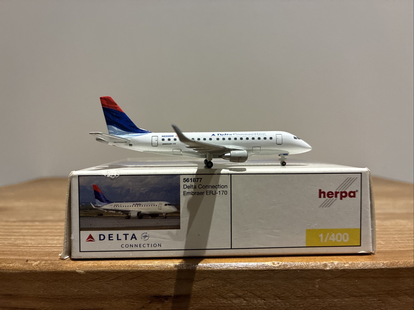 1:400 HERPA 561877 Delta Connection Embraer ERJ-170 N855RW EX