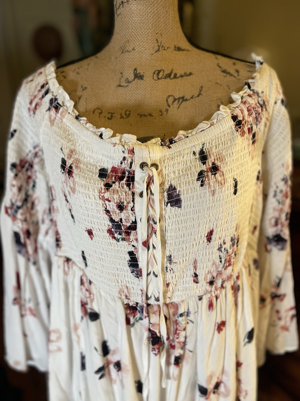 TORRID White Floral Lace-up Smocked Top with Bell Sleeves Size 3 22/24 Fairy