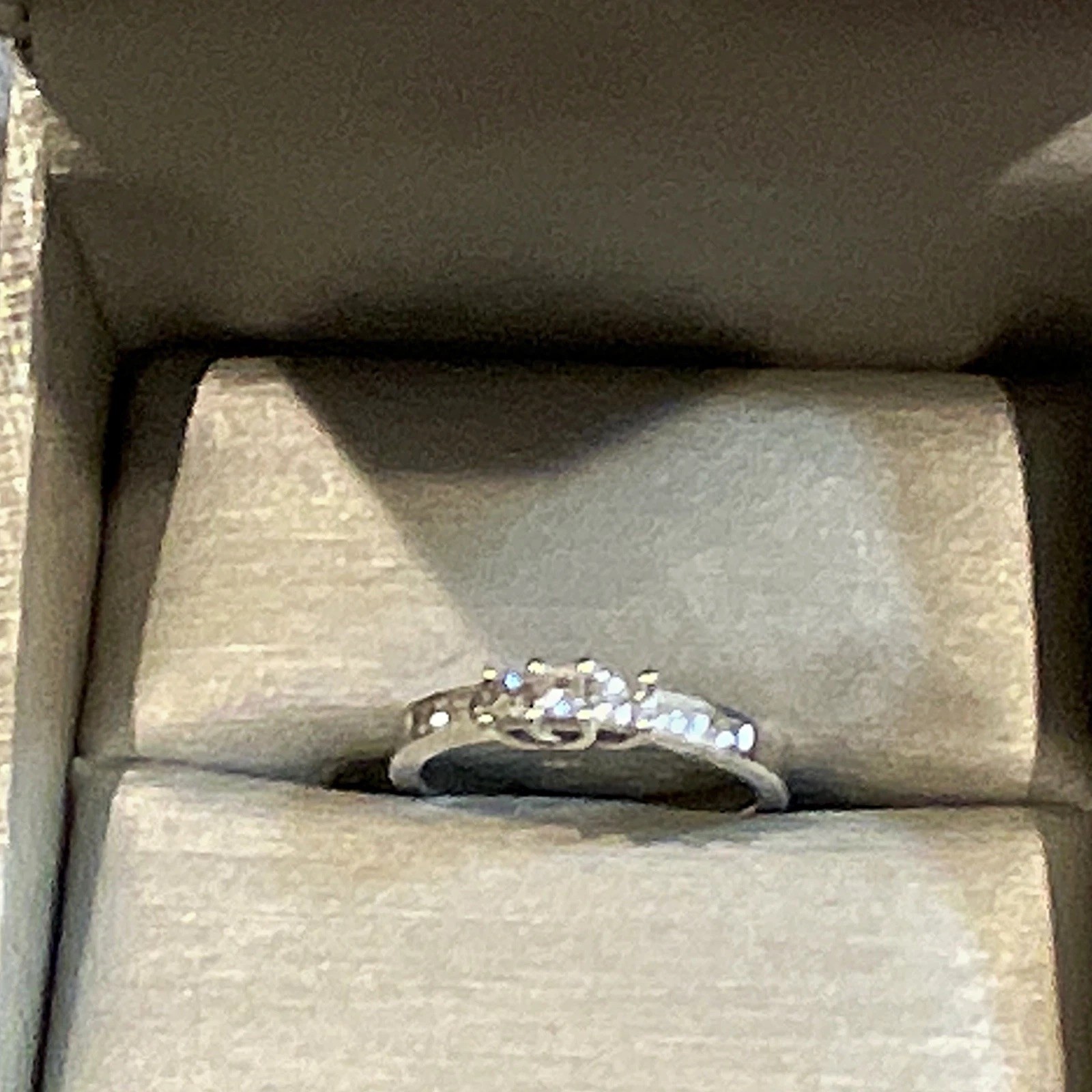 Zales White Gold Round White/Colorless Diamond Prong Engagement Ring Zales White Gold Round White/Colorless Diamond Prong Engagement Ring