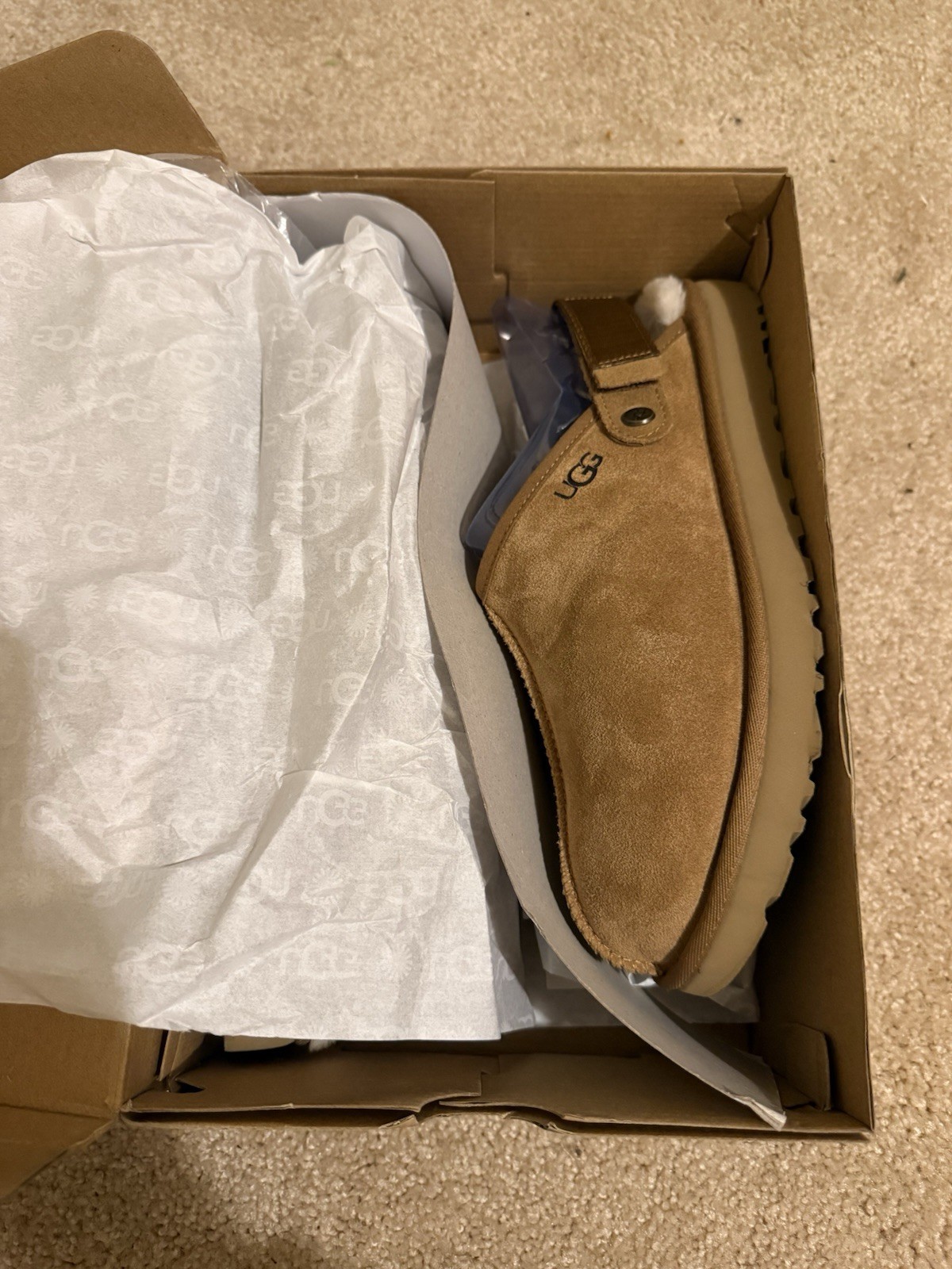 UGG Plush  Women’s Sz 8 W Lanah Clogs Chestnut Brown Flip Up Strap