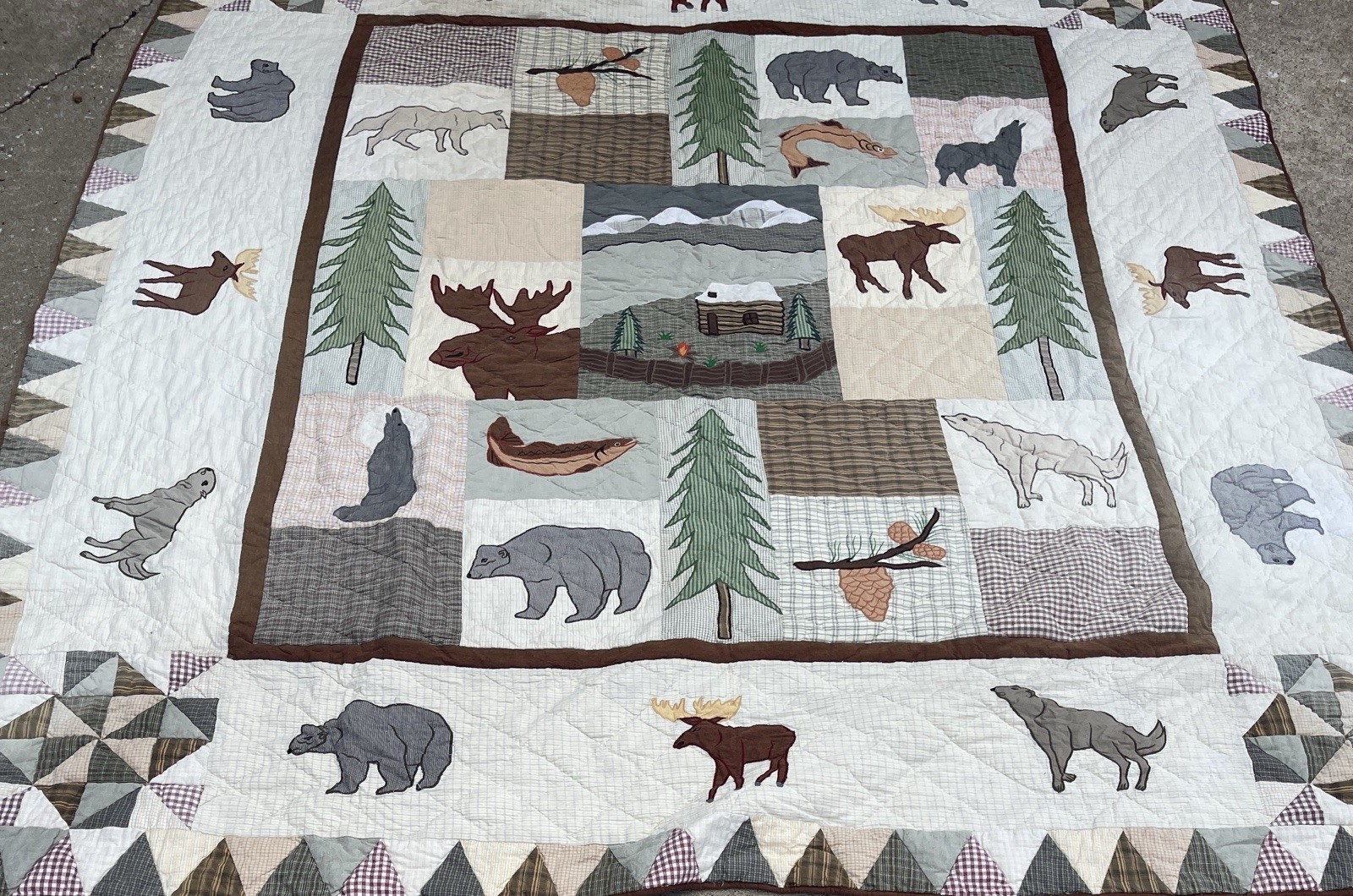 VTG PATCH MAGIC ($350)Patchwork Quilt Cabin WILDLIFE Appliqué Plaid Queen 87x95 VTG PATCH MAGIC ($350)Patchwork Quilt Cabin WILDLIFE Appliqué Plaid Queen 87x95