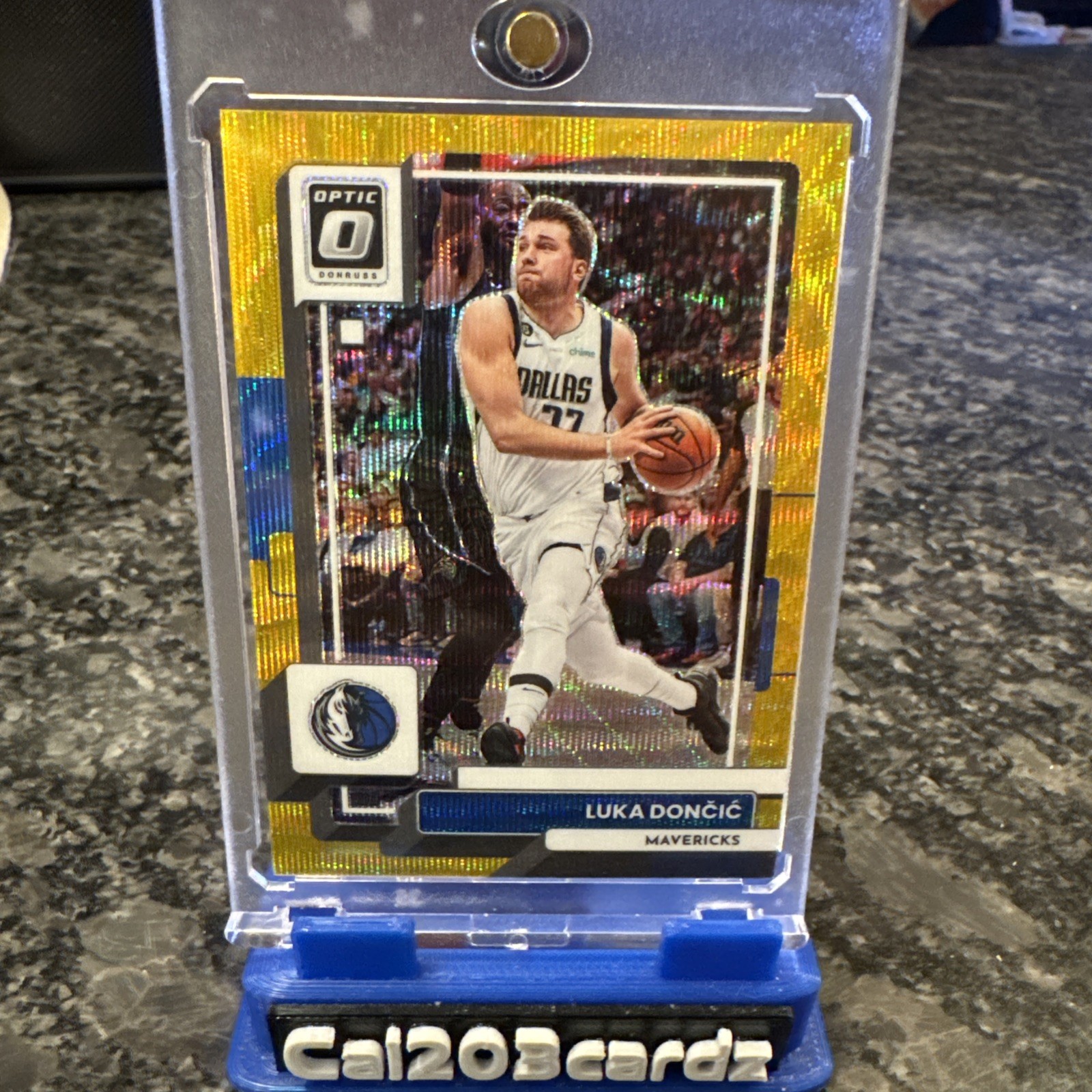 2022-23 Panini Donruss Optic - Luka Dončić #160 Gold Wave Prizm /10 2022-23 Panini Donruss Optic - Luka Dončić #160 Gold Wave Prizm /10