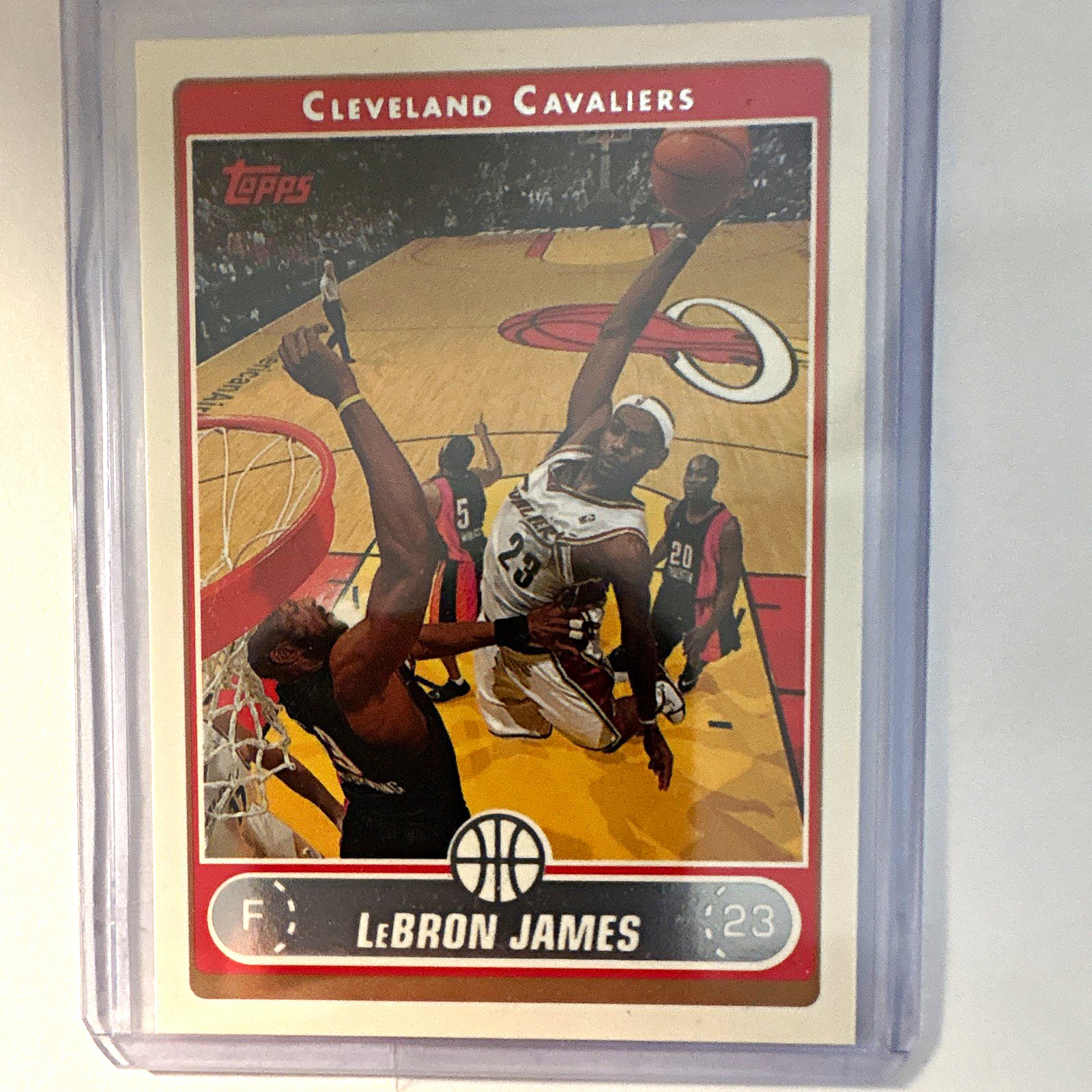 Topps 2006-07 LeBron James #123 Cleveland Cavaliers Base Set Basketball Topps 2006-07 LeBron James #123 Cleveland Cavaliers Base Set Basketball
