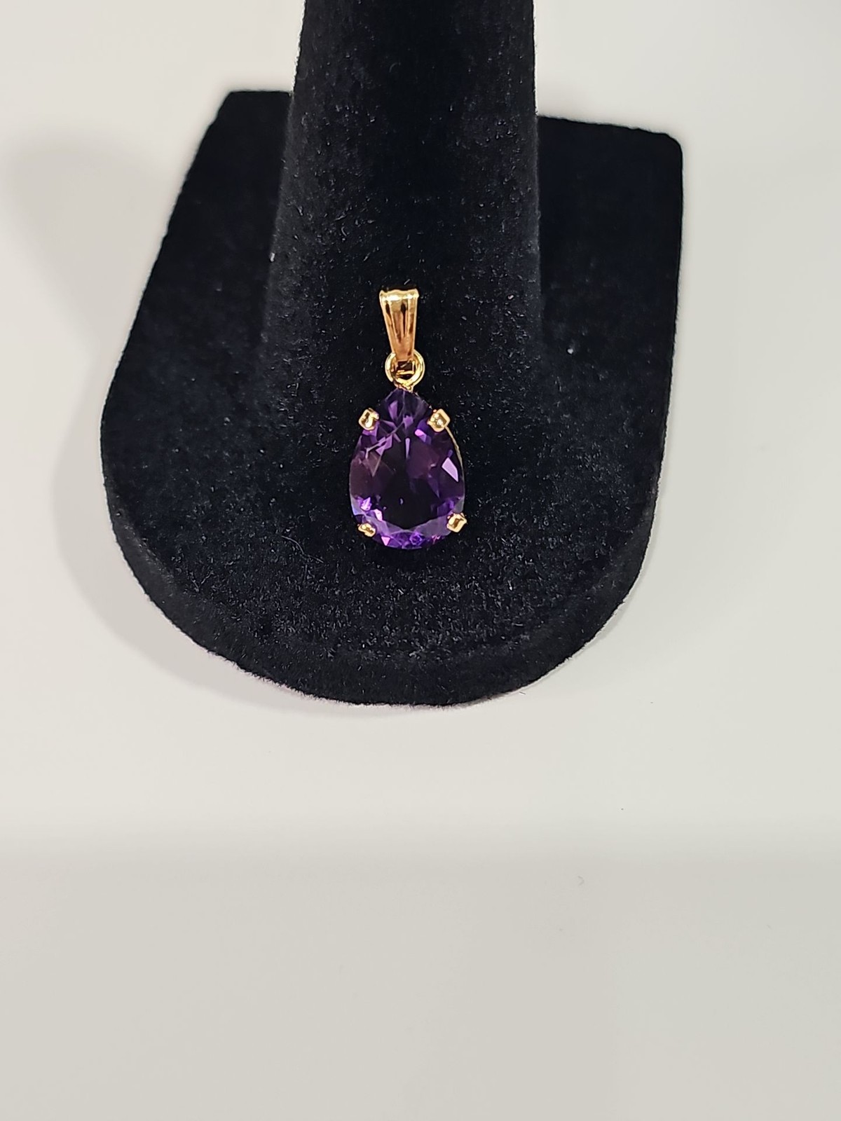 14K Yellow Gold Pear Cut Amethyst Pendant 14K Yellow Gold Pear Cut Amethyst Pendant