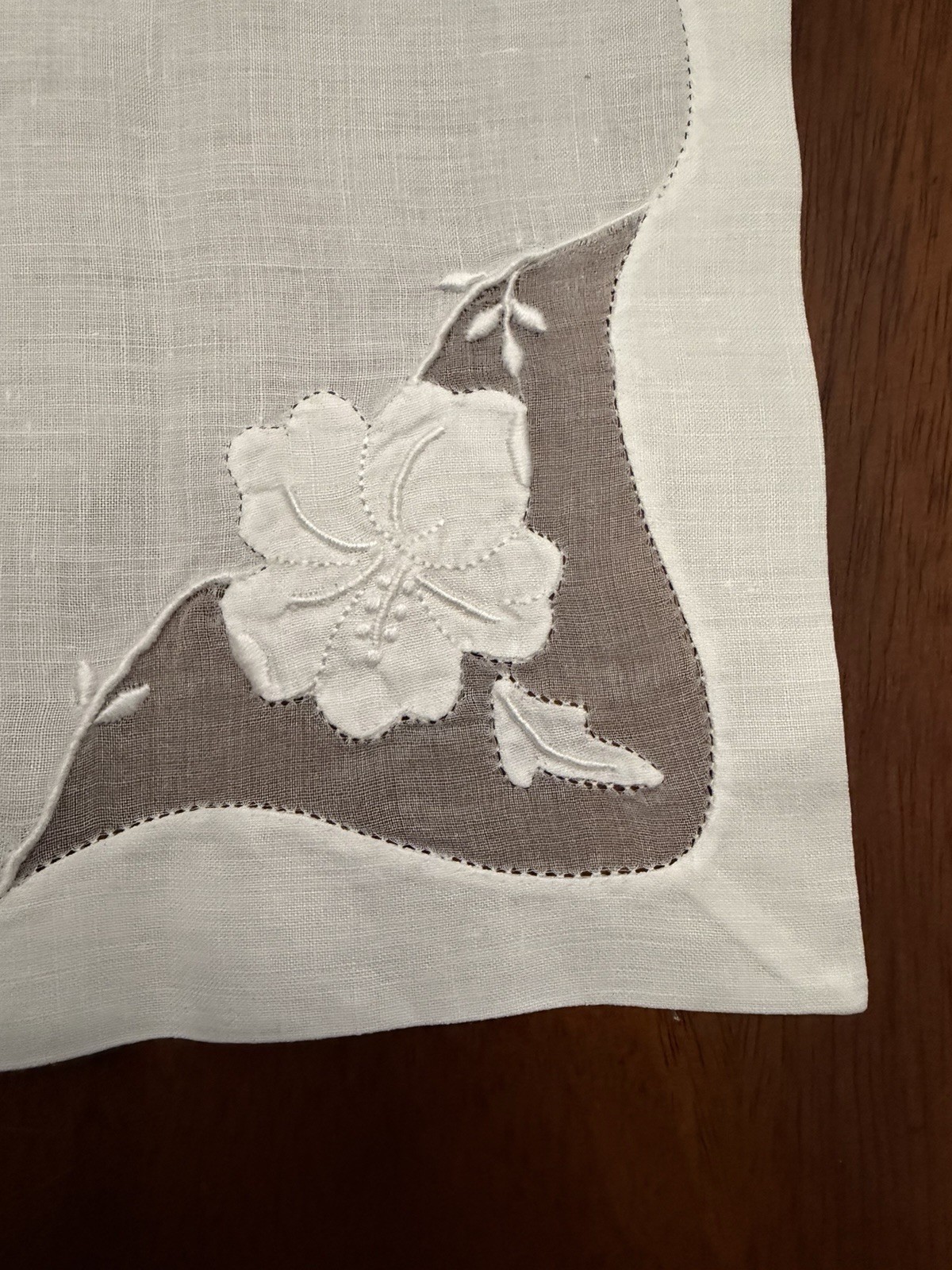 Vintage Marghab Hibiscus Linen 9pc Set Placemats Napkins Table Runner White
