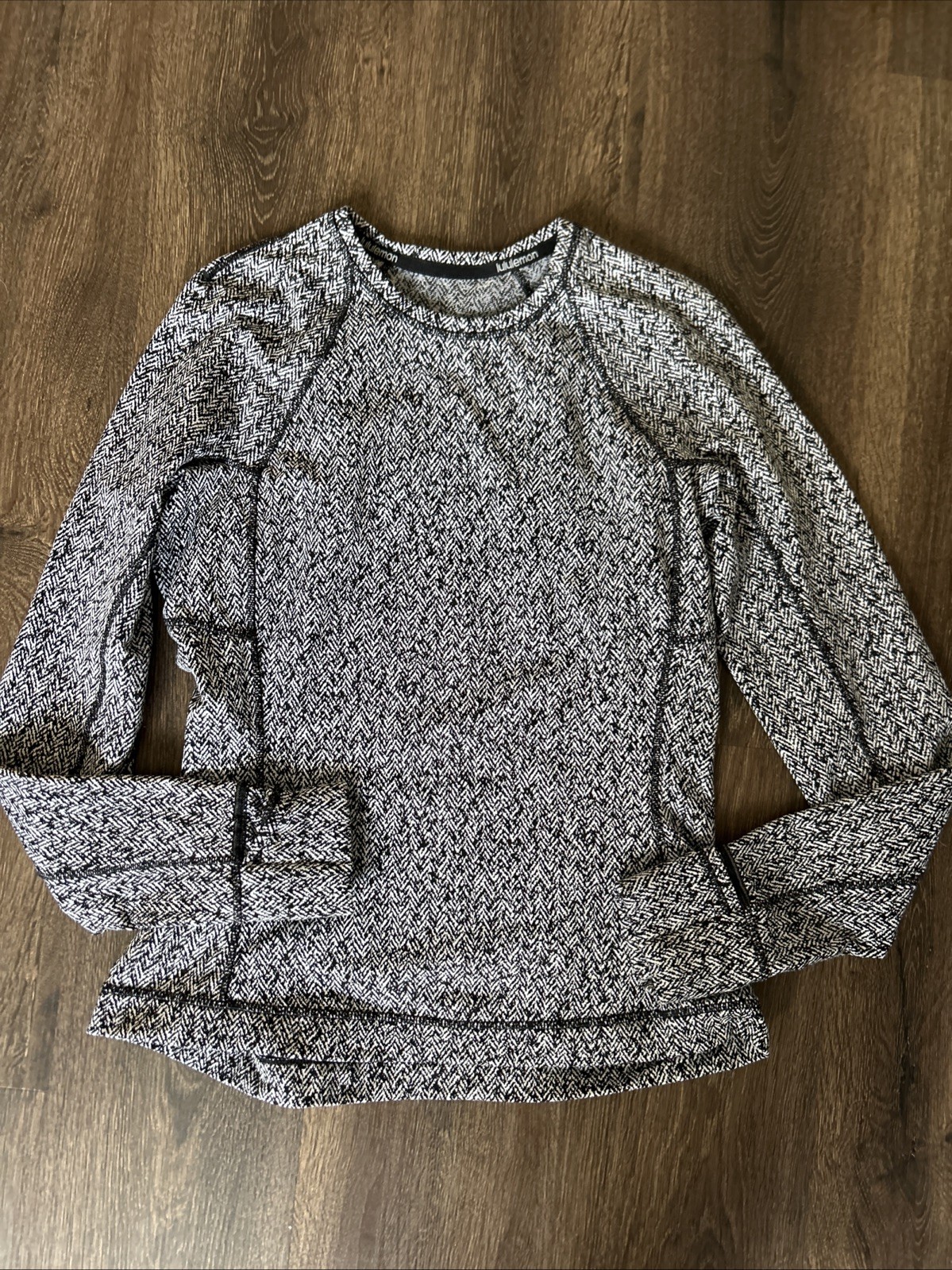 Lululemon It’s Rulu Run Long Sleeve Shirt Women’s 8 Black/white Geo Athleisure