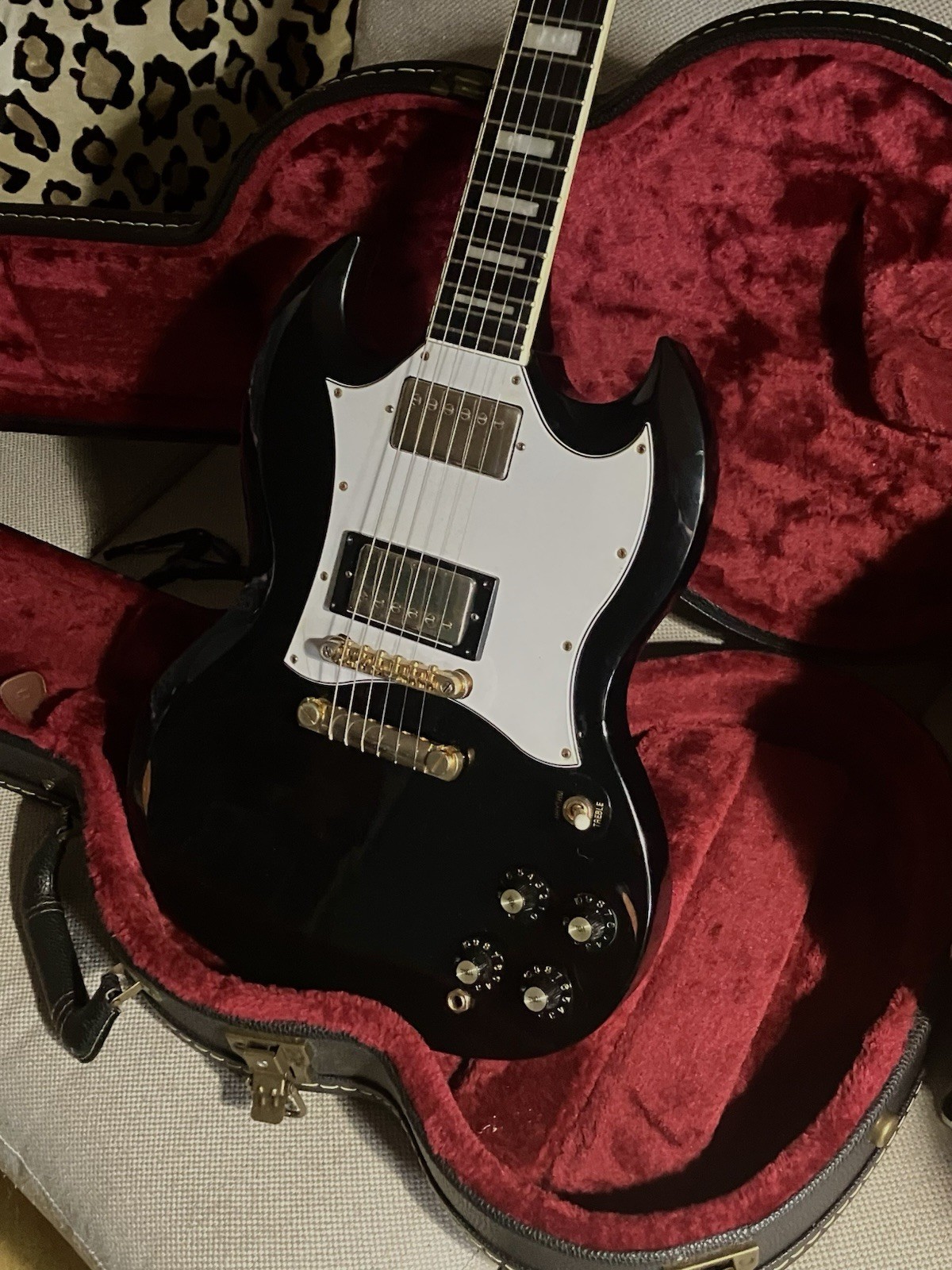 Epiphone SG Ebony Custom (Angus Young Inspired) - Case Included