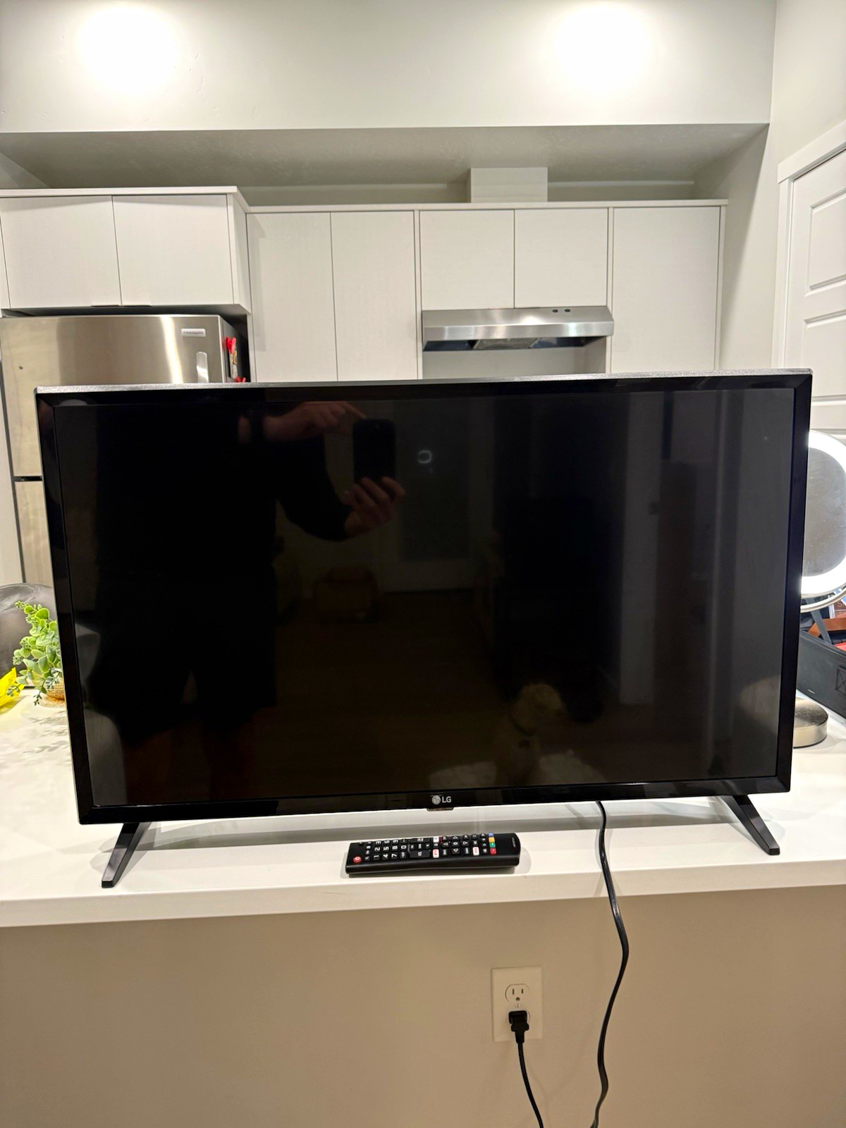 LG 32\