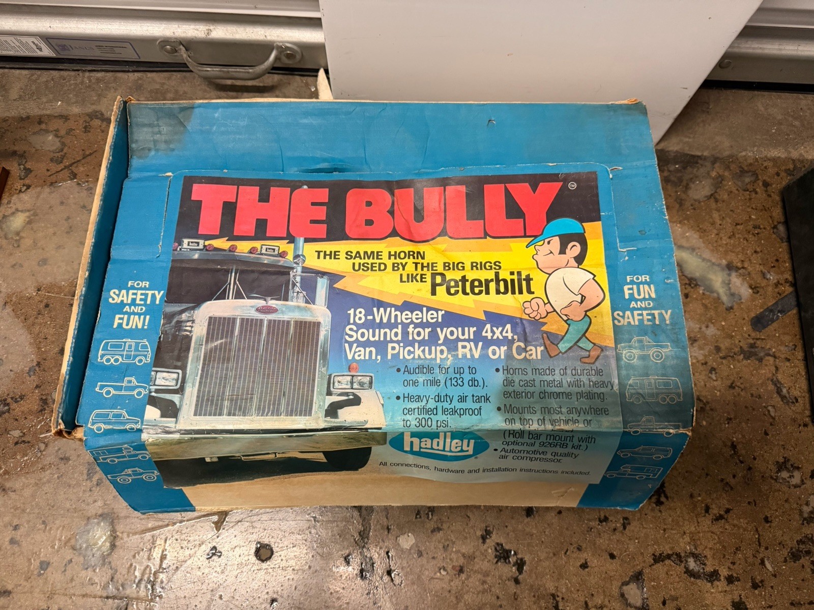 The Bully Truck Horn Hadley Peterbilt Truck Horn New Unused Open Box Vintage