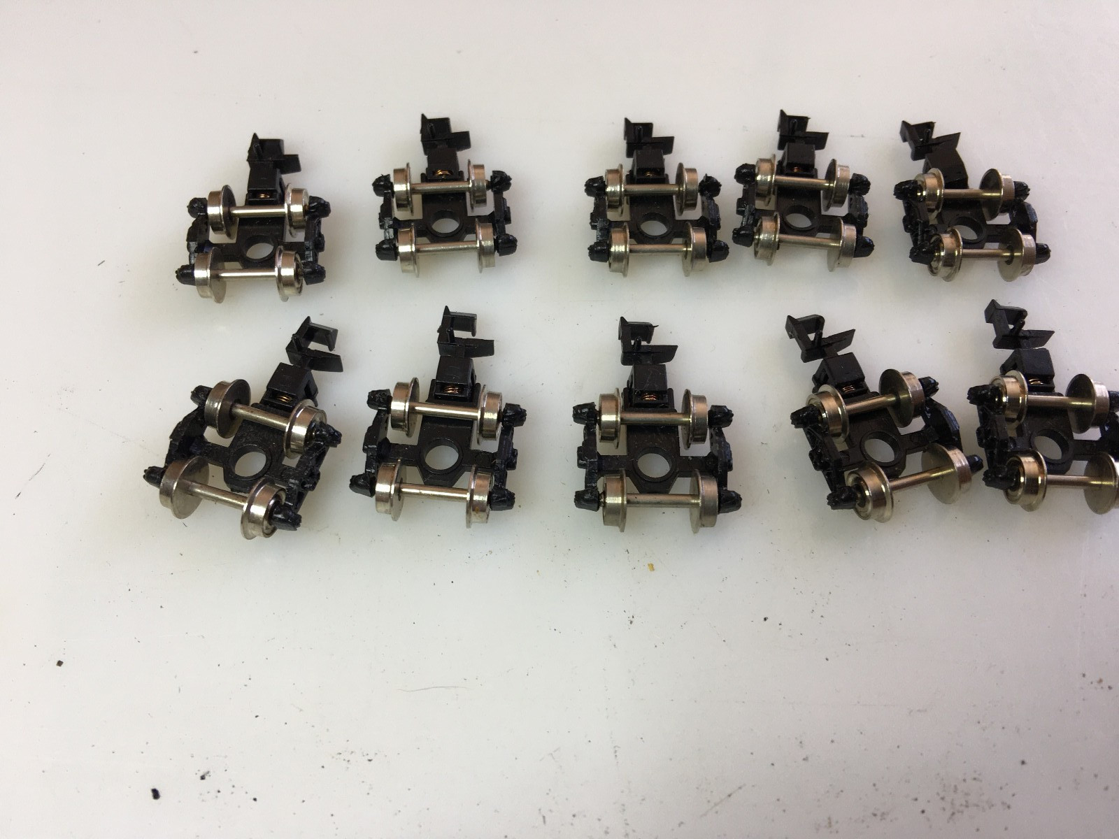 10 Pack Lot Unbranded Trucks, Metal Wheels and Rapido Couplers  N Scale Trains