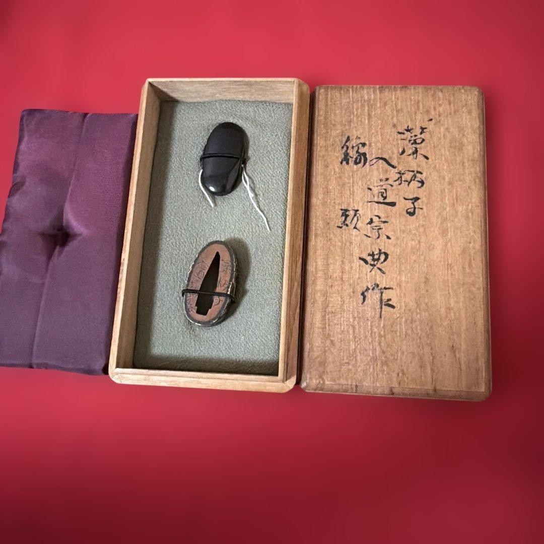Edo Japanese Fuchi Kashira Set Signed Soten Style Sword Fittings Wood Box