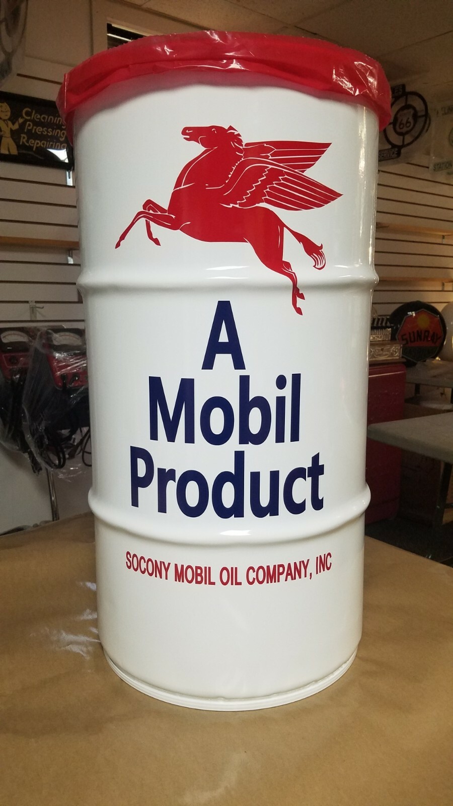 MOBILGAS PEGASUS 1930S 1940S 1950S VINTAGE GAS STATION  STYLE 16 GALLON TRASHCAN