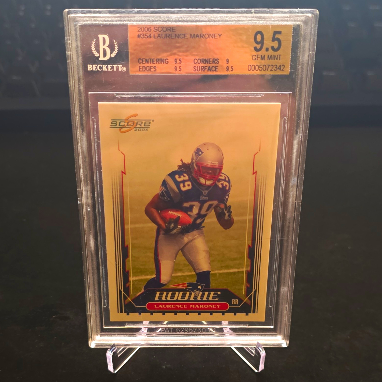 SCORE 2006 Score Laurence Maroney Rookie Card #354 Beckett 9.5 Gem Mint Pats