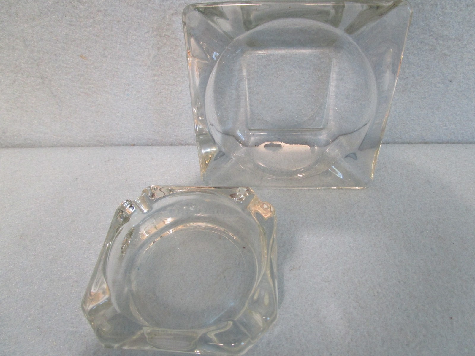 Vintage 2 CLASSIC SQUARE ASHTRAYS clear glass 3 5/8” & 4 ½” pair Vintage 2 CLASSIC SQUARE ASHTRAYS clear glass 3 5/8” & 4 ½” pair
